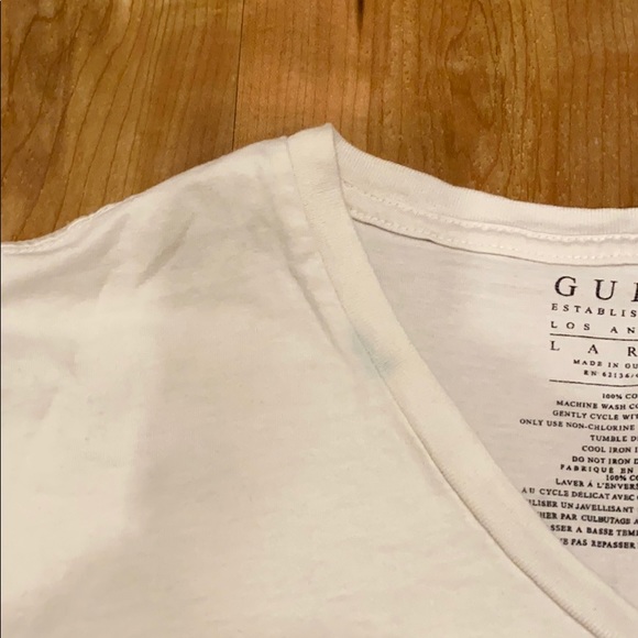 Guess graphic tee - Picture 3 of 3
